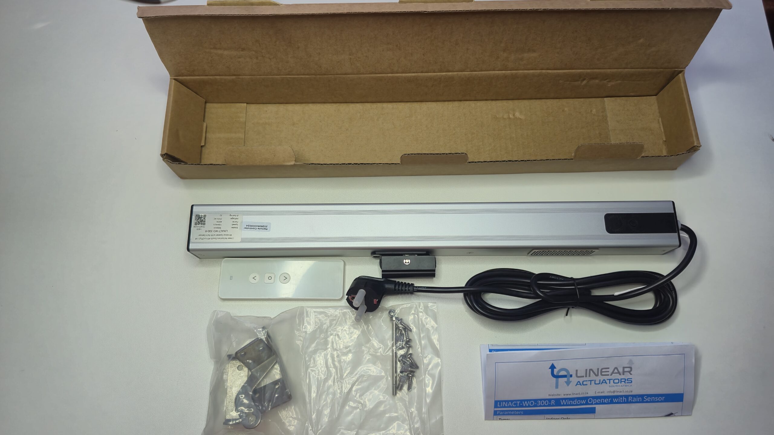LINACT-WO-300-R Unboxed Contents